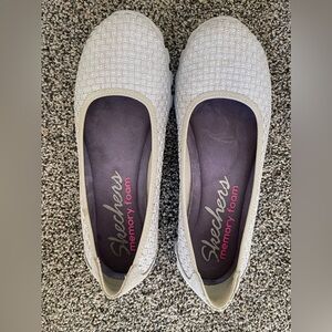 Skechers Memory Foam Women's Textured Cream Loafers